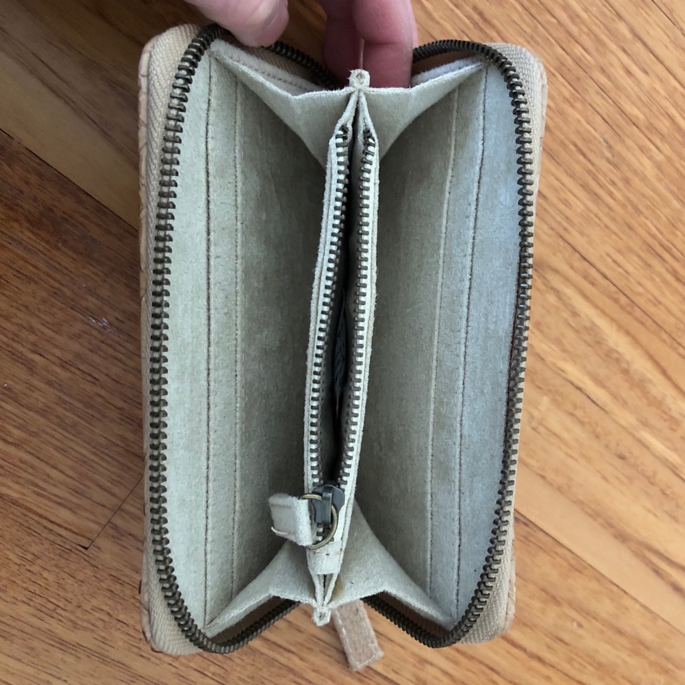 Python Wallet (Beige) - Picture 3 of 5